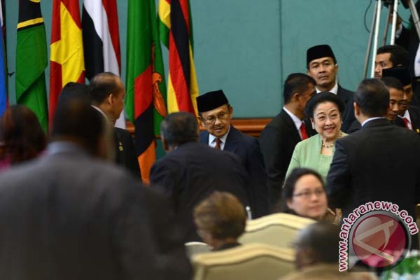 BJ Habibie Ikut Hadiri Pembukaan KTT Asia Afrika