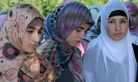 Prancis Longgarkan Aturan Memakai Jilbab Bagi Muslimah