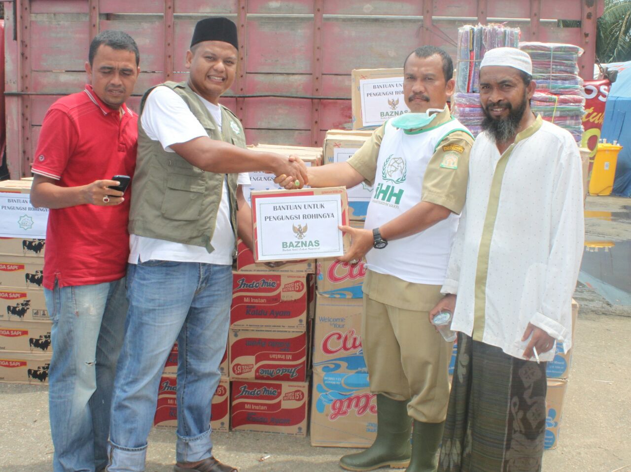 Penyerahan Bantuan Dari Umat