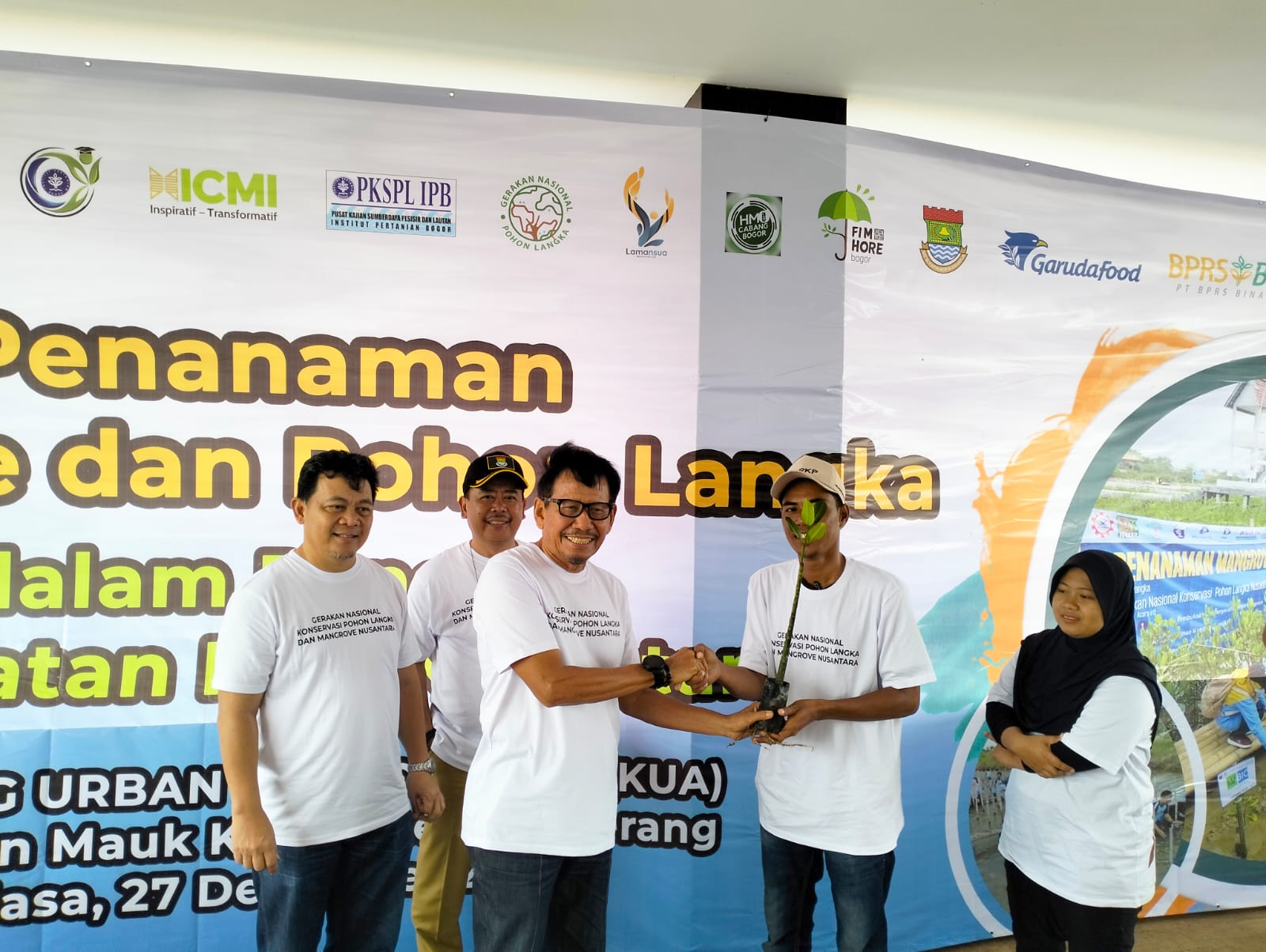 Peringati Hari Nusantara, ICMI Tanam Mangrove dan Pohon Langka