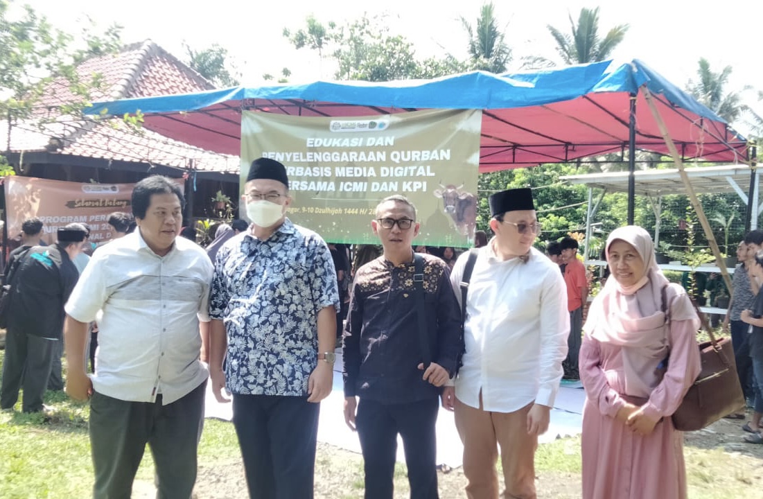 ICMI Sebarkan Ribuan Paket Daging di Bogor Raya