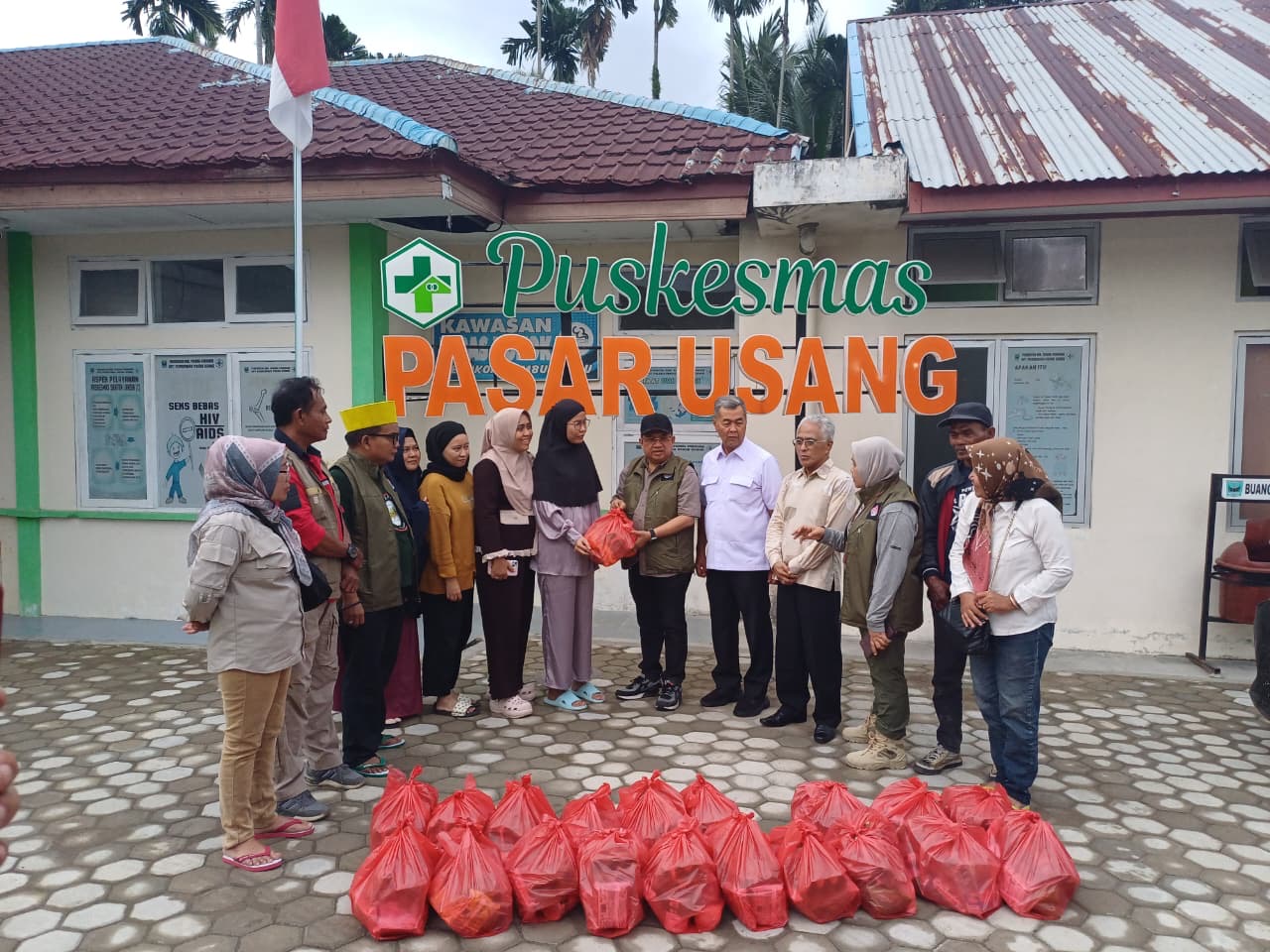 Prihatin Atas Kondisi Psikologis Pengungsi, Pimpinan Pusat ICMI Turun Ke Lokasi Bencana di Sumbar