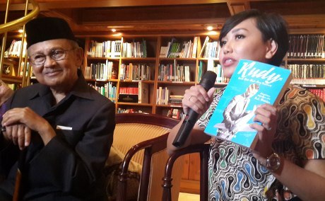 Ternyata, Sosok “Rudy” BJ Habibie Adalah Seorang Anak Gagap