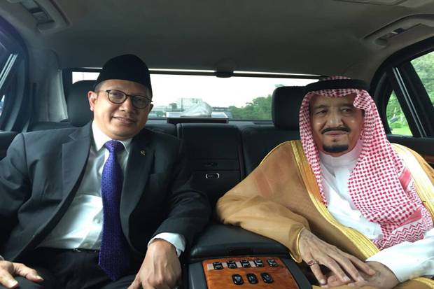 Lukman Hakim Hadiahi Mushaf Istiqlal untuk Raja Salman