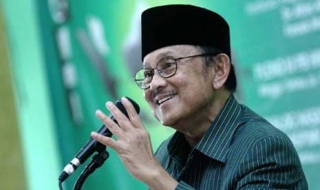presiden-ri-ke-3-bj-habibie-_130224203926-432.jpg