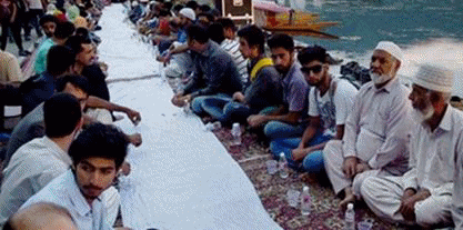 Muslim Khasmir Raih Rekor "Bukber" Terbesar Dunia