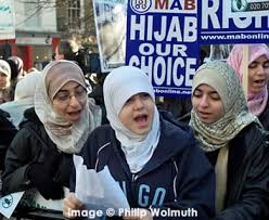 Diskriminasi Hijab, Muslimah Inggris Tolak Melalui Sebuah Film